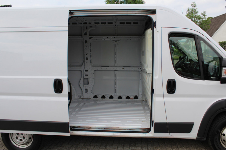 Fiat Ducato 35H 2.3 MultiJet 130PK Euro6 L2H2 ✓ 3-zits ✓ Climate control ✓ Navigatie / Camera ✓ Cruise