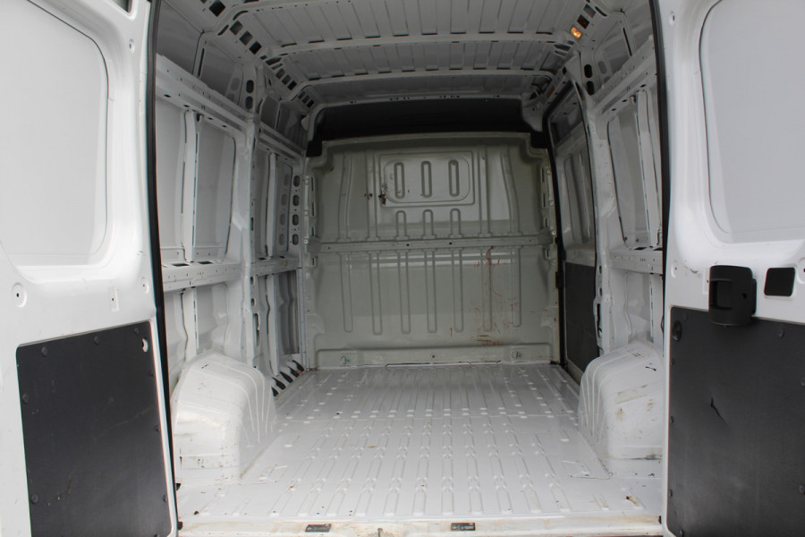 Fiat Ducato 35H 2.3 MultiJet 130PK Euro6 L2H2 ✓ 3-zits ✓ Climate control ✓ Navigatie / Camera ✓ Cruise