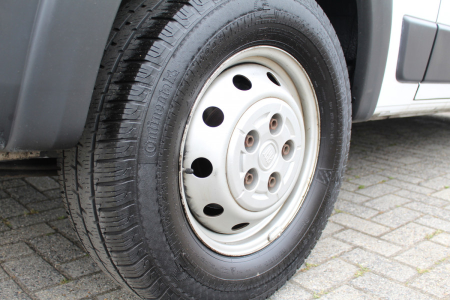 Fiat Ducato 35H 2.3 MultiJet 130PK Euro6 L2H2 ✓ 3-zits ✓ Climate control ✓ Navigatie / Camera ✓ Cruise