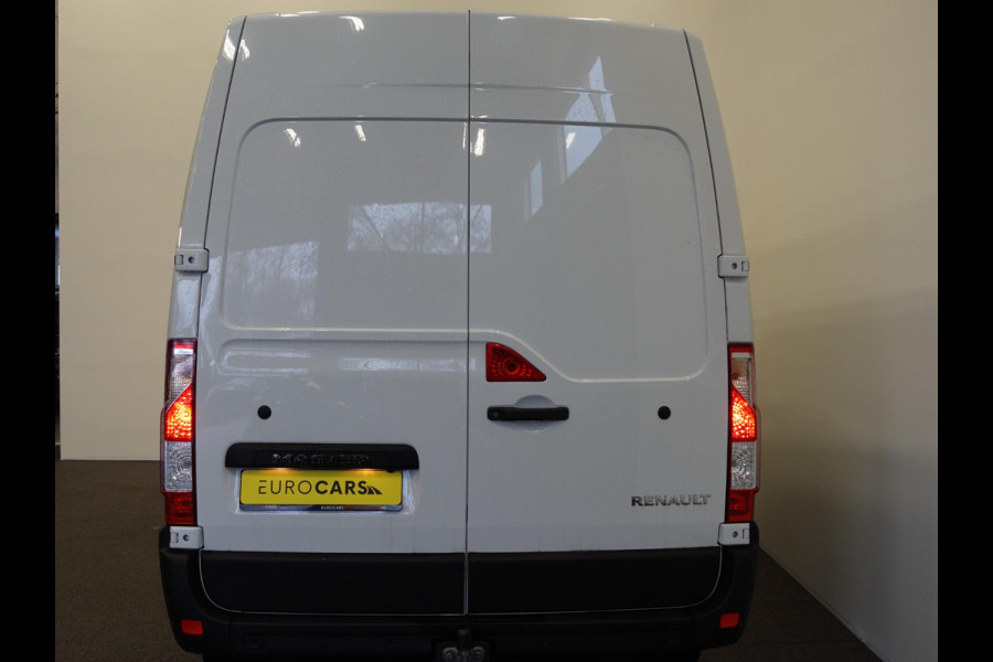 Renault Master T33 2.3 dCi 135PK L2H2 BPM VRIJ! Airco Cruise control Parkeersensoren Navigatie Trekhaak