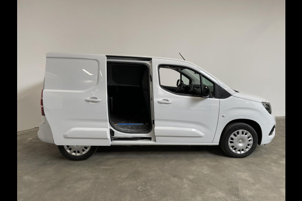 Opel Combo 130pk L1 Automaat Apple Carplay Trekhaak Parkeersensoren Airco Cruise control