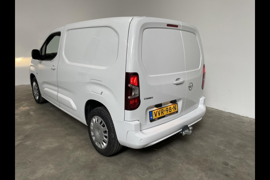 Opel Combo 130pk L1 Automaat Apple Carplay Trekhaak Parkeersensoren Airco Cruise control