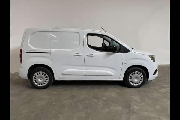 Opel Combo 130pk L1 Automaat Apple Carplay Trekhaak Parkeersensoren Airco Cruise control