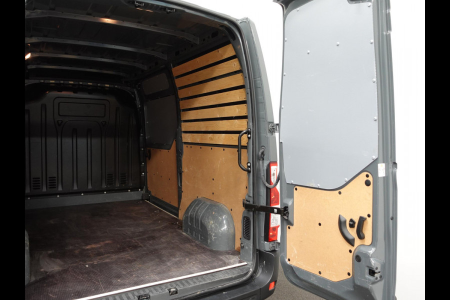 Renault Master 150PK L2H2 Energy Work Edition Automaat Airco Cruise Control Camera Navi Parkeersensoren  Trekhaak