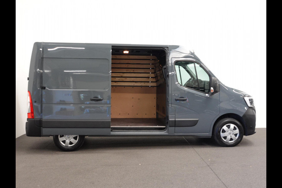 Renault Master 150PK L2H2 Energy Work Edition Automaat Airco Cruise Control Camera Navi Parkeersensoren  Trekhaak