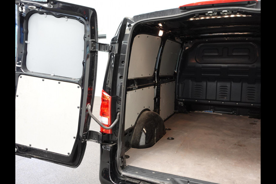 Mercedes-Benz Vito 114 CDI Lang Automaat Airco Bluetooth Camera Trekhaak Navigatie Cruise Control Carplay