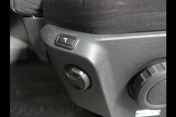 Volkswagen Crafter 30 2.0 TDI L3H3 177PK Highline Automaat Airco App-connect ACC Camera Trekhaak