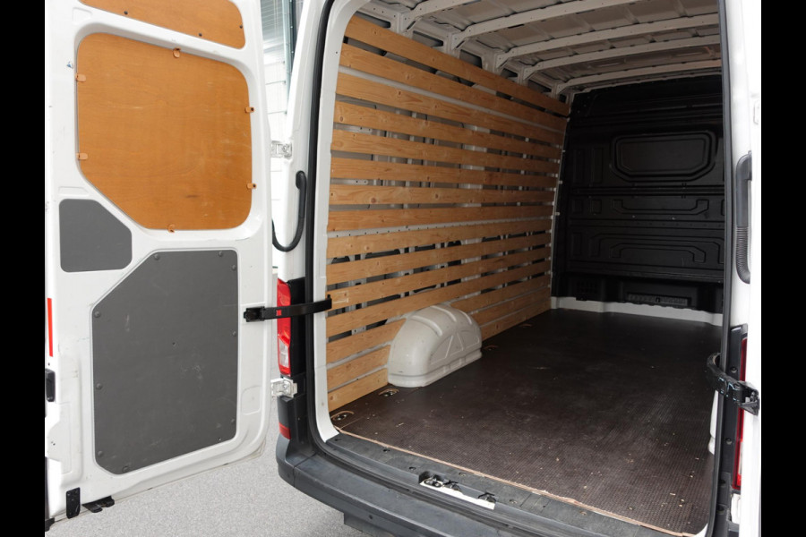 Volkswagen Crafter 30 2.0 TDI L3H3 177PK Highline Automaat Airco App-connect ACC Camera Trekhaak