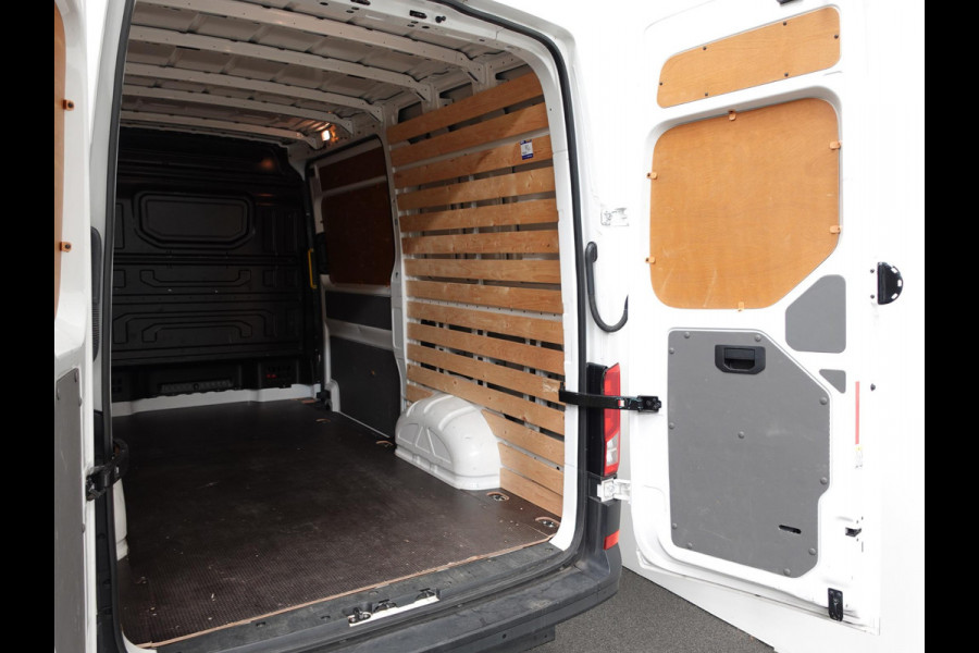 Volkswagen Crafter 30 2.0 TDI L3H3 177PK Highline Automaat Airco App-connect ACC Camera Trekhaak