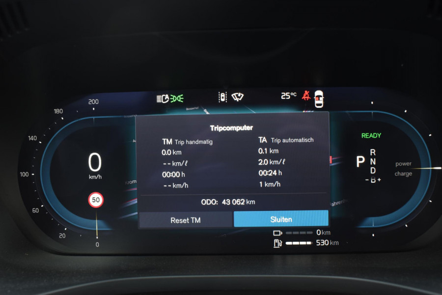 Volvo XC60 T6 350PK Plug-in hybrid AWD Plus Dark / Adaptive Cruise control / Stoelverwarming v+a / Stuurverwarming / Elektr. achterklep  / 360 Camera / Schuifdak / Trekhaak