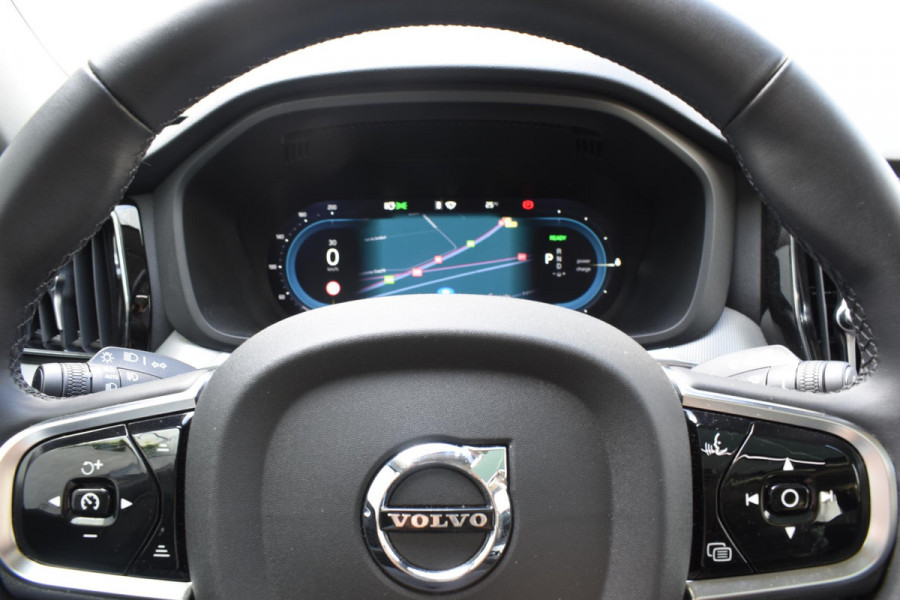 Volvo XC60 T6 350PK Plug-in hybrid AWD Plus Dark / Adaptive Cruise control / Stoelverwarming v+a / Stuurverwarming / Elektr. achterklep  / 360 Camera / Schuifdak / Trekhaak