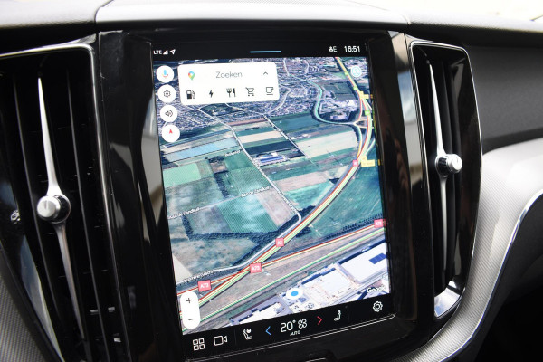 Volvo XC60 T6 350PK Plug-in hybrid AWD Plus Dark / Adaptive Cruise control / Stoelverwarming v+a / Stuurverwarming / Elektr. achterklep  / 360 Camera / Schuifdak / Trekhaak