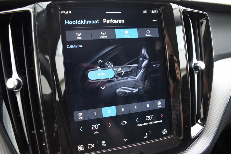 Volvo XC60 T6 350PK Plug-in hybrid AWD Plus Dark / Adaptive Cruise control / Stoelverwarming v+a / Stuurverwarming / Elektr. achterklep  / 360 Camera / Schuifdak / Trekhaak