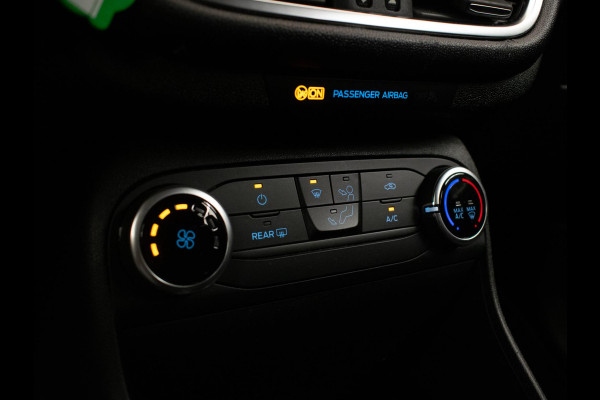 Ford Fiesta 1.1 Sport (APPLE CARPLAY,NAVI,LED,PDC,ELECTRISCHE PAKKET,BLACK,BLUETHOOT,SPORTSTOELEN,GETINT,NETTESTAAT)