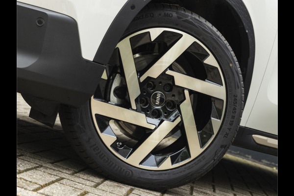 MINI Countryman 1.5 C Favoured - XL Pakket - Pano - Trekhaak - Memoryzetel
