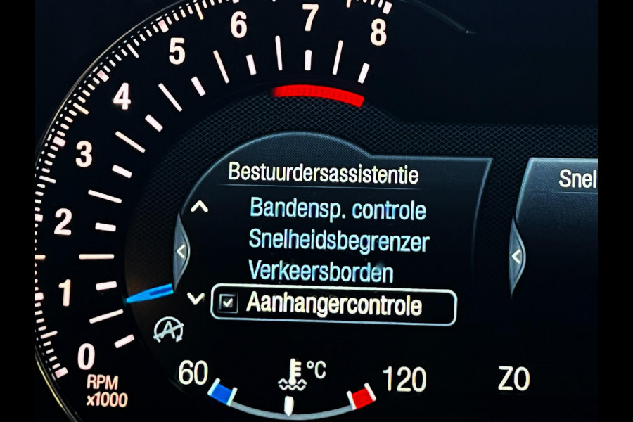 Ford Galaxy 2.0 Turbo Titanium zeer luxe uitvoering