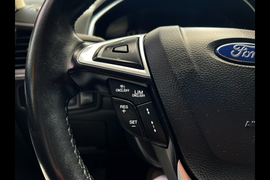 Ford Galaxy 2.0 Turbo Titanium zeer luxe uitvoering