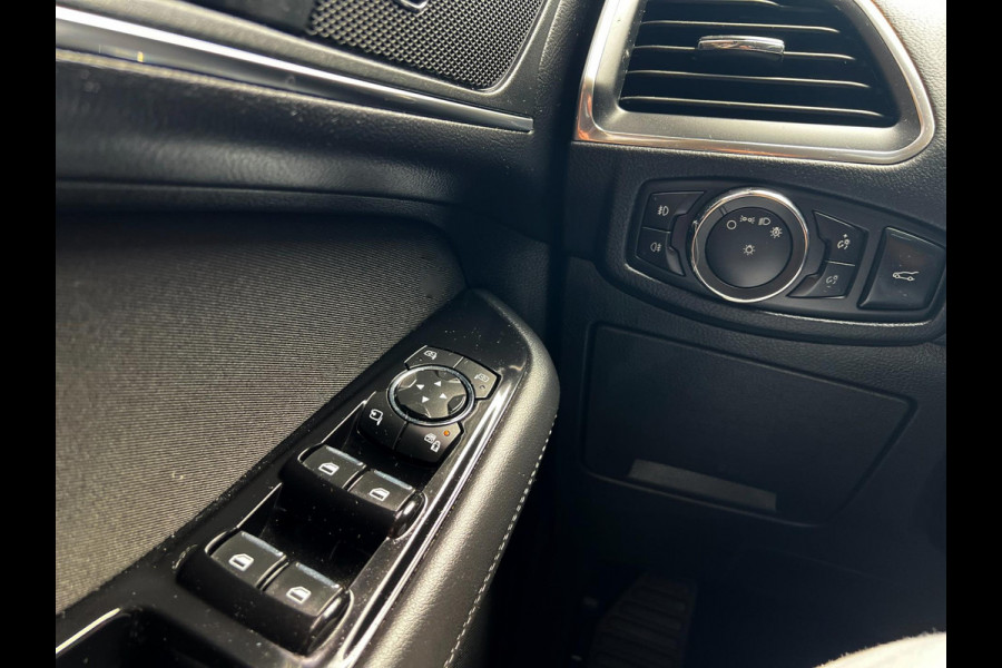 Ford Galaxy 2.0 Turbo Titanium zeer luxe uitvoering