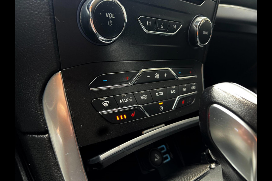 Ford Galaxy 2.0 Turbo Titanium zeer luxe uitvoering