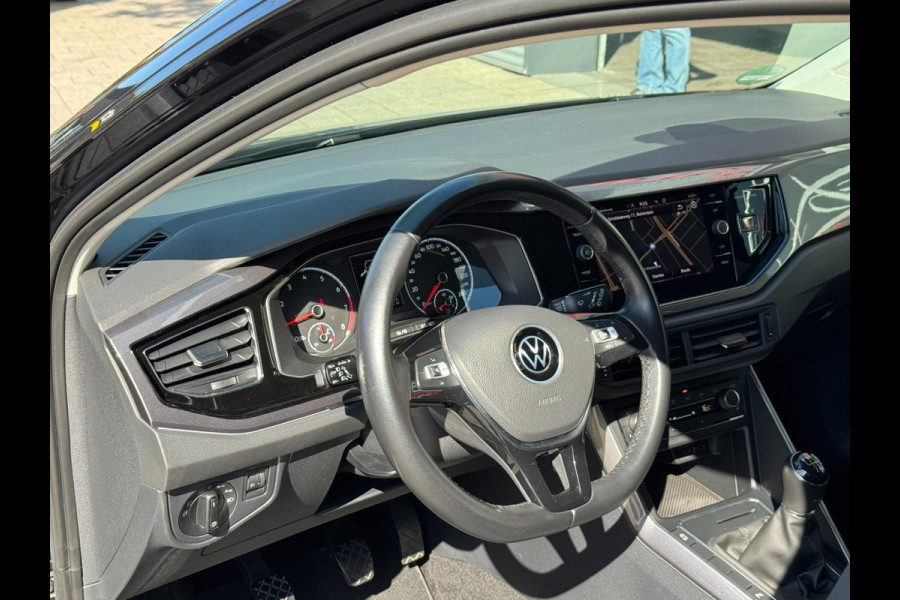 Volkswagen Polo 1.0 TSI Highline - Navigatie I Airco i Sport velgen I PDC I