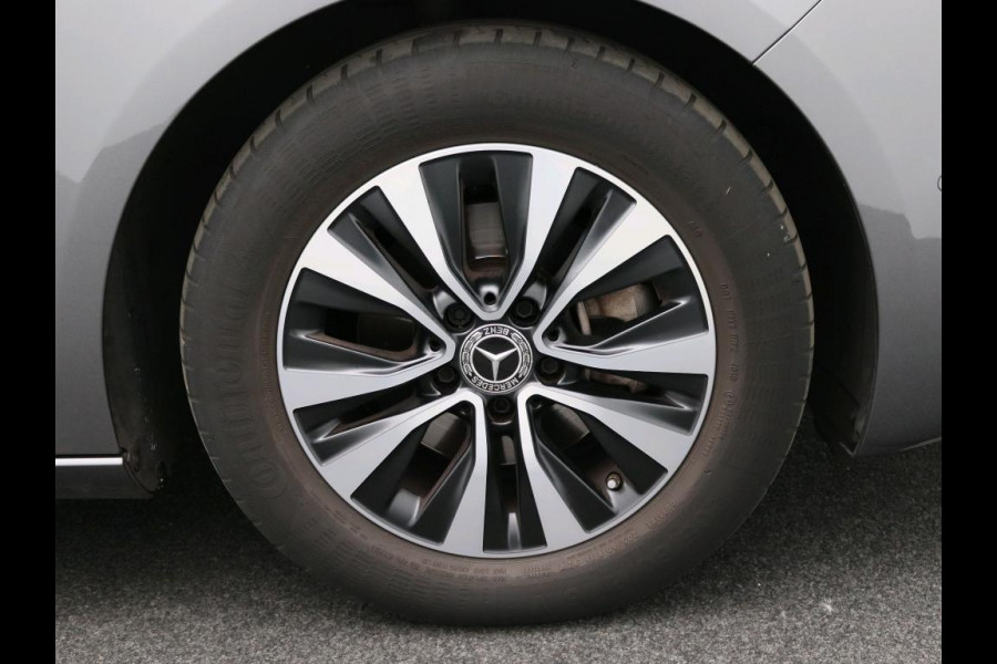 Mercedes-Benz B-Klasse 180 Business Solution | Stoelverwarming | Car Play | Ledkoplampen | Achteruitrijcamera | Spiegel Pakket | Inclusief 24 maanden Mercedes-Benz Certified garantie voor Europa.