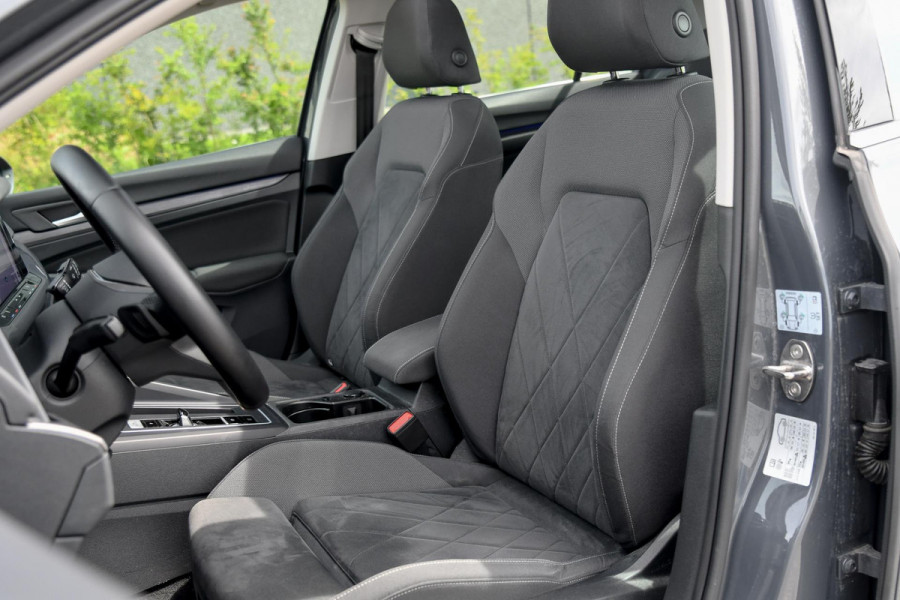 Volkswagen Golf 1.4 eHybrid Style. Pano, Memory, Massage, Camera, Trekhaak, Stuurvw, ACC, Sfeer, CarPlay!