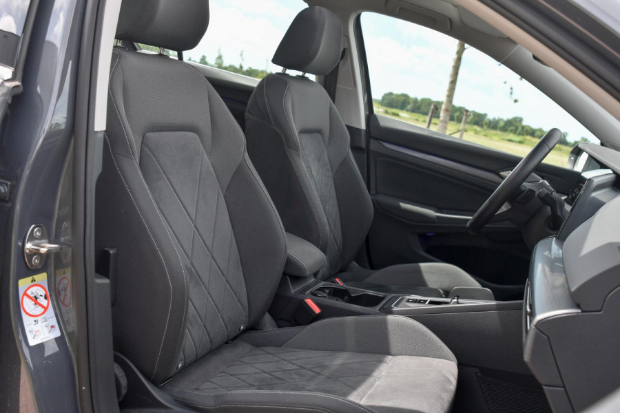 Volkswagen Golf 1.4 eHybrid Style. Pano, Memory, Massage, Camera, Trekhaak, Stuurvw, ACC, Sfeer, CarPlay!