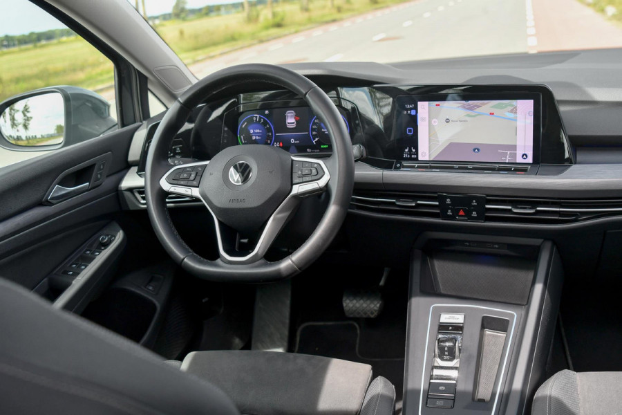Volkswagen Golf 1.4 eHybrid Style. Pano, Memory, Massage, Camera, Trekhaak, Stuurvw, ACC, Sfeer, CarPlay!