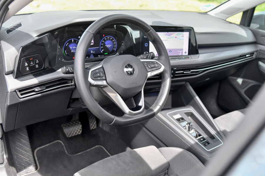 Volkswagen Golf 1.4 eHybrid Style. Pano, Memory, Massage, Camera, Trekhaak, Stuurvw, ACC, Sfeer, CarPlay!