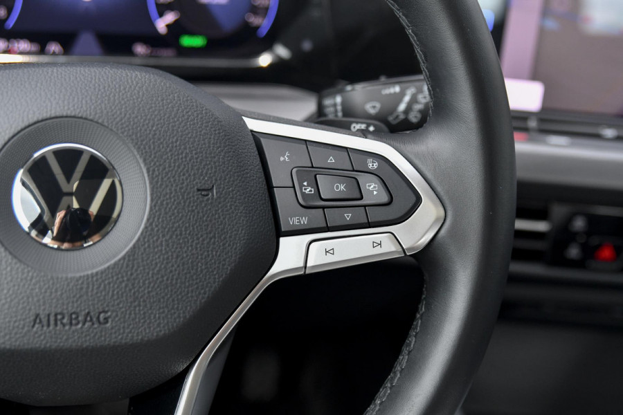 Volkswagen Golf 1.4 eHybrid Style. Pano, Memory, Massage, Camera, Trekhaak, Stuurvw, ACC, Sfeer, CarPlay!