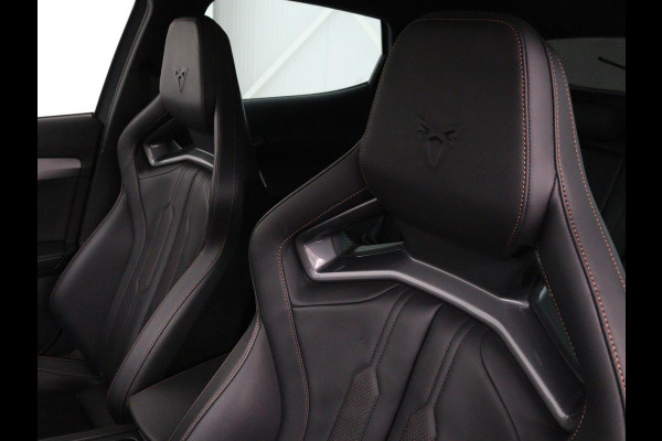 CUPRA Formentor 2.0 TSI VZ | 310pk | Panoramadak | Leder | Trekhaak | Stoel & stuurverwarming | Carplay | Adaptive cruise | Camera | Keyless | Full LED | Sportstoelen