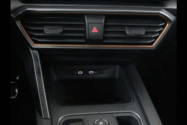 CUPRA Formentor 2.0 TSI VZ | 310pk | Panoramadak | Leder | Trekhaak | Stoel & stuurverwarming | Carplay | Adaptive cruise | Camera | Keyless | Full LED | Sportstoelen
