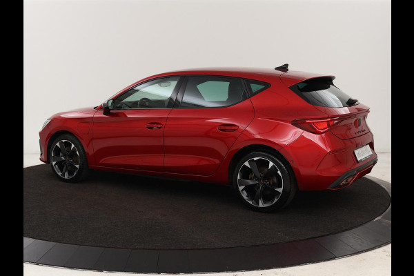 CUPRA Leon 1.4 e-Hybrid | Stoel & stuurverwarming | Carplay | Camera | Adaptive cruise | Sfeerverlichting | Navigatie | Park Assist | Keyless | Full LED | PHEV