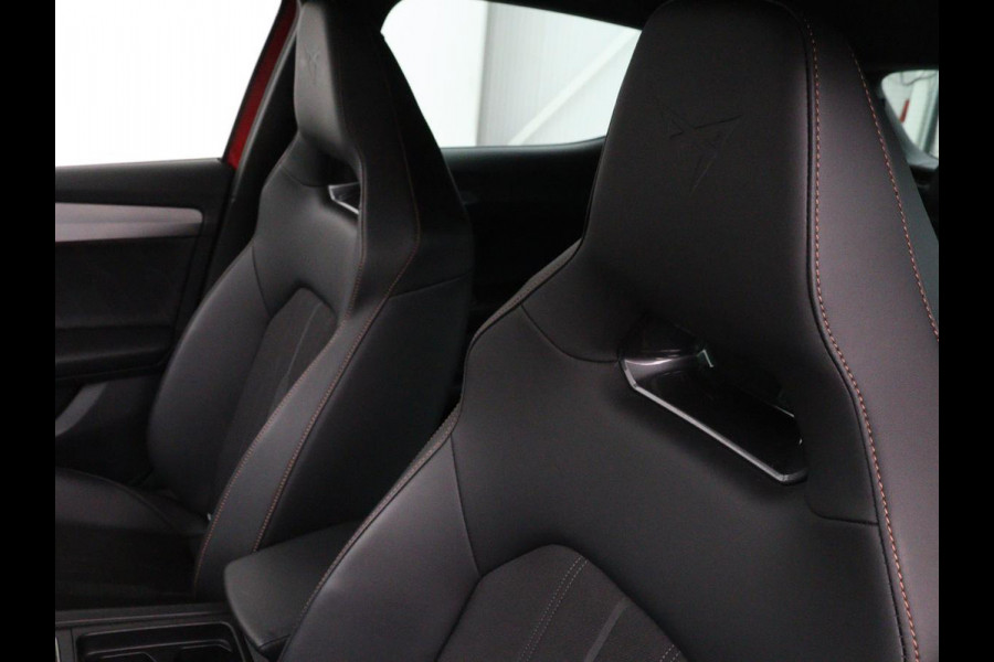 CUPRA Leon 1.4 e-Hybrid | Stoel & stuurverwarming | Carplay | Camera | Adaptive cruise | Sfeerverlichting | Navigatie | Park Assist | Keyless | Full LED | PHEV