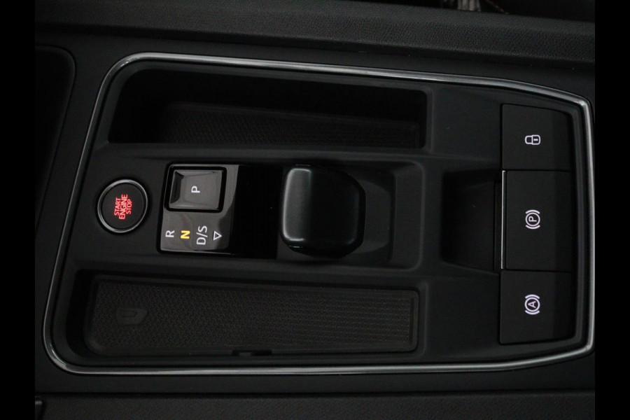 CUPRA Leon 1.4 e-Hybrid | Stoel & stuurverwarming | Carplay | Camera | Adaptive cruise | Sfeerverlichting | Navigatie | Park Assist | Keyless | Full LED | PHEV