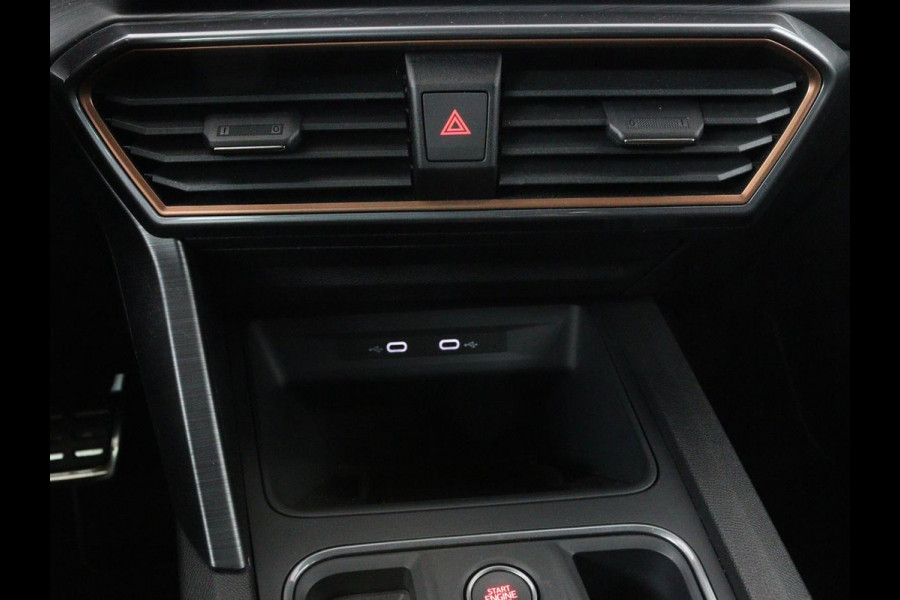 CUPRA Leon 1.4 e-Hybrid | Stoel & stuurverwarming | Carplay | Camera | Adaptive cruise | Sfeerverlichting | Navigatie | Park Assist | Keyless | Full LED | PHEV