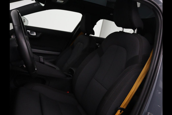 Polestar 2 Long Range Dual Motor Launch Edition 78kWh | Panoramadak | Trekhaak | Stoel & stuurverwarming | 360 camera | Adaptive cruise | Harman/Kardon | Carplay