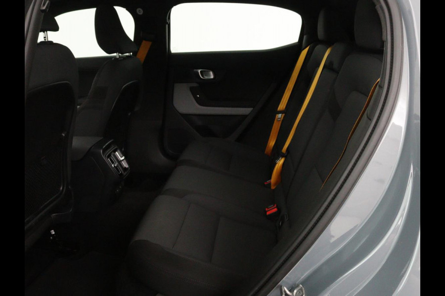 Polestar 2 Long Range Dual Motor Launch Edition 78kWh | Panoramadak | Trekhaak | Stoel & stuurverwarming | 360 camera | Adaptive cruise | Harman/Kardon | Carplay