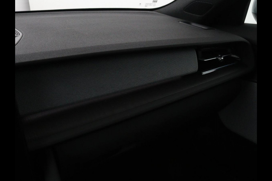 Polestar 2 Long Range Dual Motor Launch Edition 78kWh | Panoramadak | Trekhaak | Stoel & stuurverwarming | 360 camera | Adaptive cruise | Harman/Kardon | Carplay