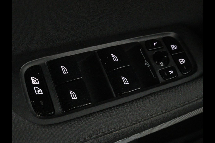 Polestar 2 Long Range Dual Motor Launch Edition 78kWh | Panoramadak | Trekhaak | Stoel & stuurverwarming | 360 camera | Adaptive cruise | Harman/Kardon | Carplay