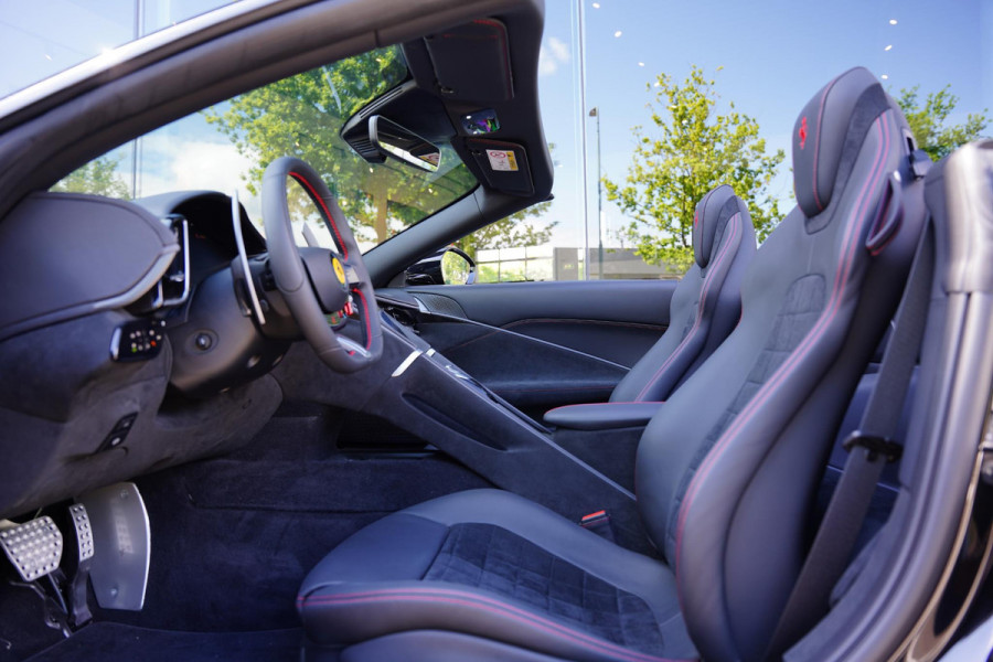 Ferrari Roma Spider 3.9 V8 2025-07