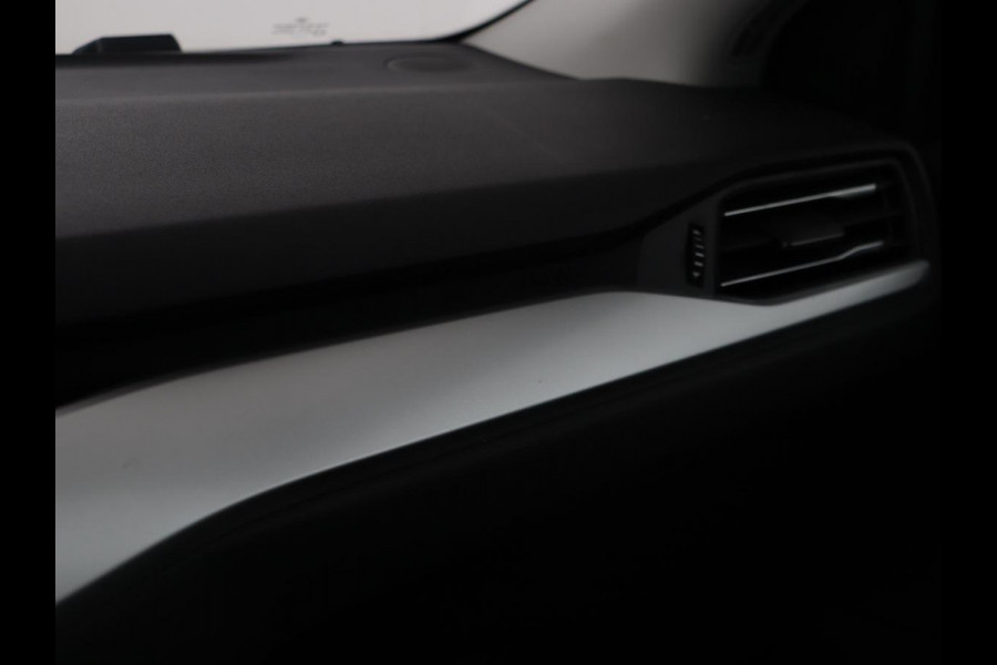 Ford Focus 1.0 EcoBoost Hybrid Trend Edition Business | Camera | Carplay | Full LED | Navigatie | Sportstoelen | Airco | Cruise control | Parkeerhulp | Bluetooth