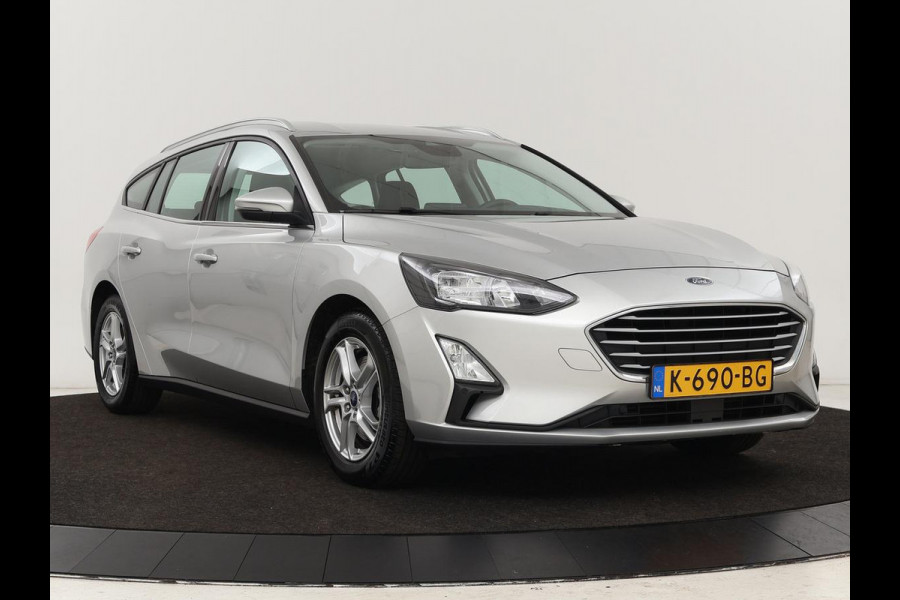 Ford Focus 1.0 EcoBoost Hybrid Trend Edition Business | Camera | Carplay | Full LED | Navigatie | Sportstoelen | Airco | Cruise control | Parkeerhulp | Bluetooth