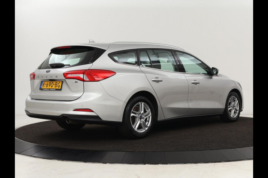 Ford Focus 1.0 EcoBoost Hybrid Trend Edition Business | Camera | Carplay | Full LED | Navigatie | Sportstoelen | Airco | Cruise control | Parkeerhulp | Bluetooth
