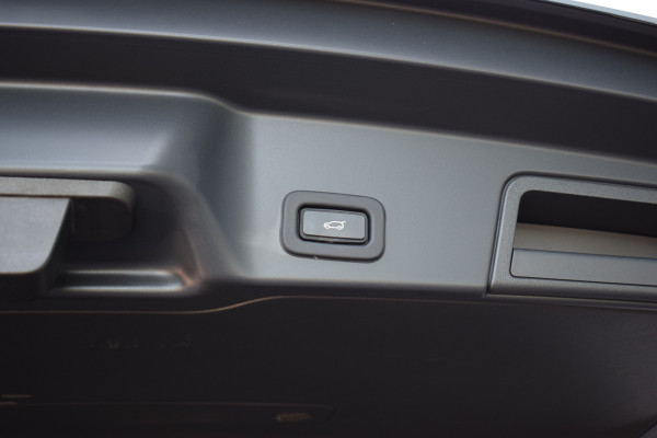 Land Rover Range Rover Evoque 1.5 P300e AWD R-Dynamic SE | 309 PK | Meridian | Leer | Memory | CarPlay
