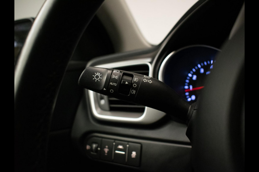 Kia Ceed Sportswagon 1.4 T-GDi DynamicLine Sport (APPLECARPLAY,NAVI,CAMERA,PDC,CLIMATE,CRUISE,LED,SPORTSTOELEN,LM VELGEN)