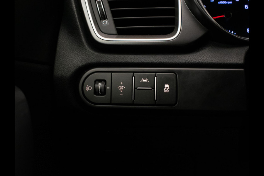 Kia Ceed Sportswagon 1.4 T-GDi DynamicLine Sport (APPLECARPLAY,NAVI,CAMERA,PDC,CLIMATE,CRUISE,LED,SPORTSTOELEN,LM VELGEN)