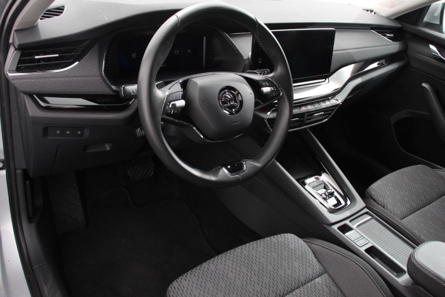 Škoda Octavia Combi 1.0 e-TSI 110pk MHEV DSG Style | Navigatie | Apple Carplay/Android Auto | Parkeersensor achter | Camera | Adaptive Cruise Control | Stoelverwarming | Ledverlichting | Climate Control