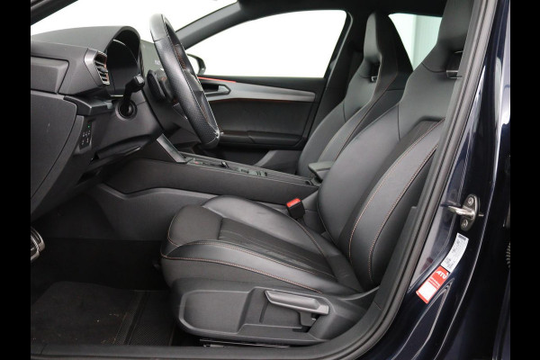 CUPRA Leon 1.4 e-Hybrid | Carplay | Camera | Stoel & Stuurverwarming | Adaptive Cruise | Full LED | Navigatie | DAB+ | LMV 18 inch