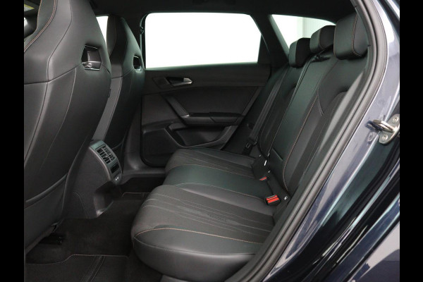 CUPRA Leon 1.4 e-Hybrid | Carplay | Camera | Stoel & Stuurverwarming | Adaptive Cruise | Full LED | Navigatie | DAB+ | LMV 18 inch